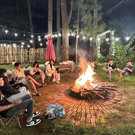 S'Nghe Homestay Mang Den Kon Von Kla Bagian luar foto