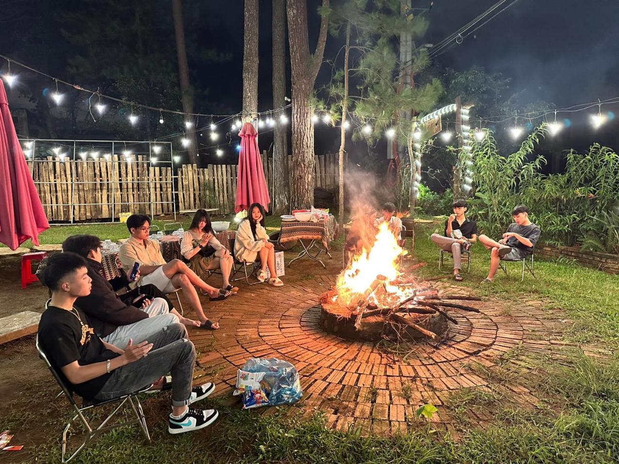 S'Nghe Homestay Mang Den Kon Von Kla Bagian luar foto